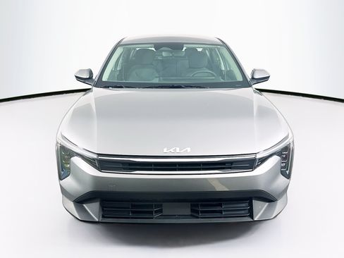 Used 2025 Kia K4 FWD image 2