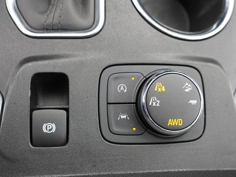 Certified 2023 Chevrolet Traverse Premier image 32