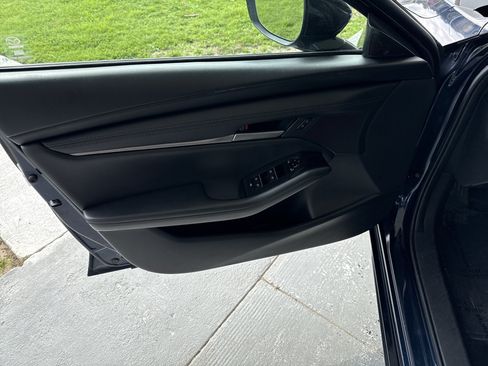 Used 2024 MAZDA MAZDA3 s FWD image 16