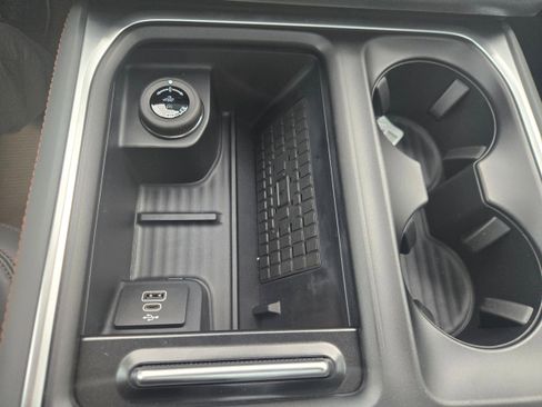 New 2025 Ford Expedition Active image 29