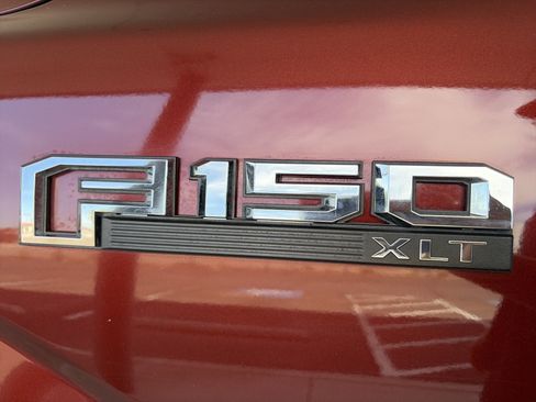 Used 2016 Ford F150 XLT w/ Equipment Group 302A Luxury AWD/4WD image 9