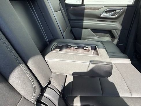 Used 2022 Chevrolet Tahoe Z71 w/ Luxury Package AWD/4WD image 19