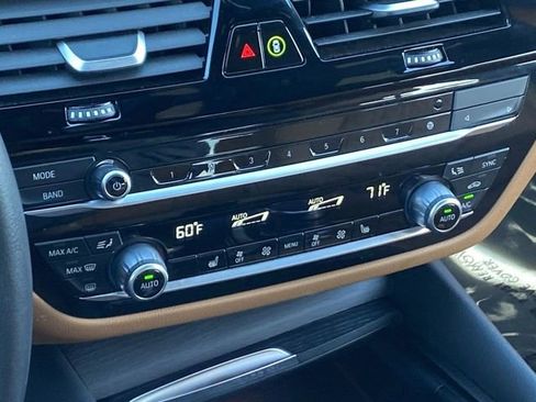 Used 2023 BMW 530i w/ Premium Package image 31