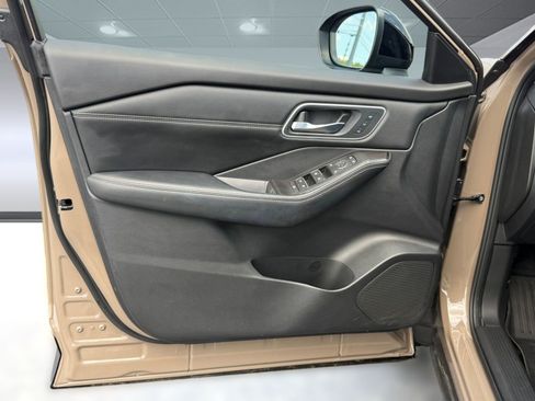 Certified 2025 Nissan Rogue Platinum FWD image 16