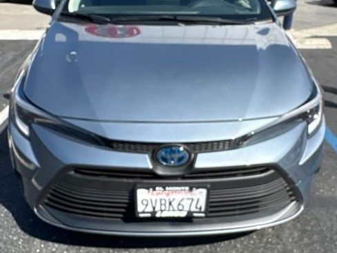 Used 2025 Toyota Corolla LE FWD image 3