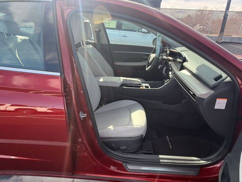 New 2025 Hyundai Sonata Limited image 32