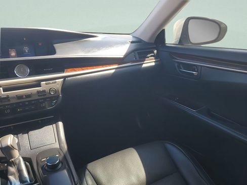 Used 2016 Lexus ES 350 w/ Premium Package w/Wood Trim image 11