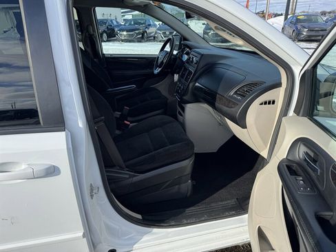 Used 2015 Dodge Grand Caravan SE w/ Quick Order Package 29E SE image 32