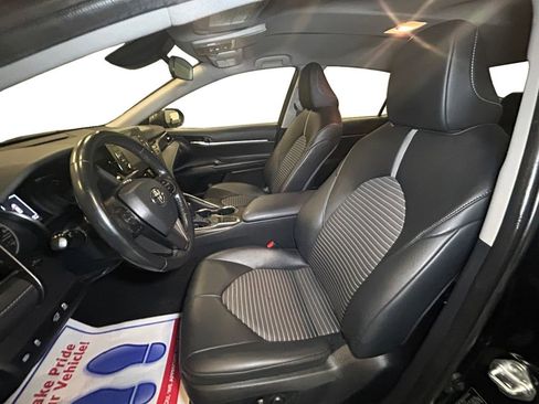 Used 2023 Toyota Camry SE image 9