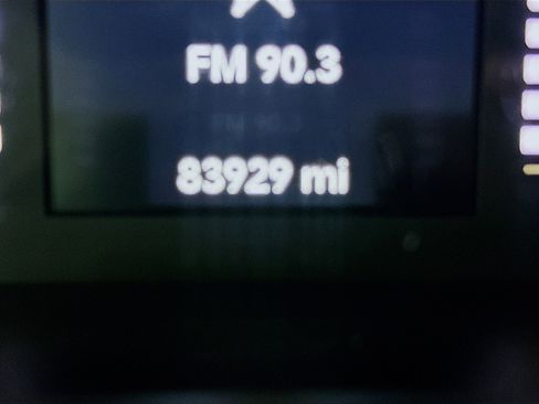 Used 2019 Jeep Cherokee Latitude w/ Popular Appearance Group image 18