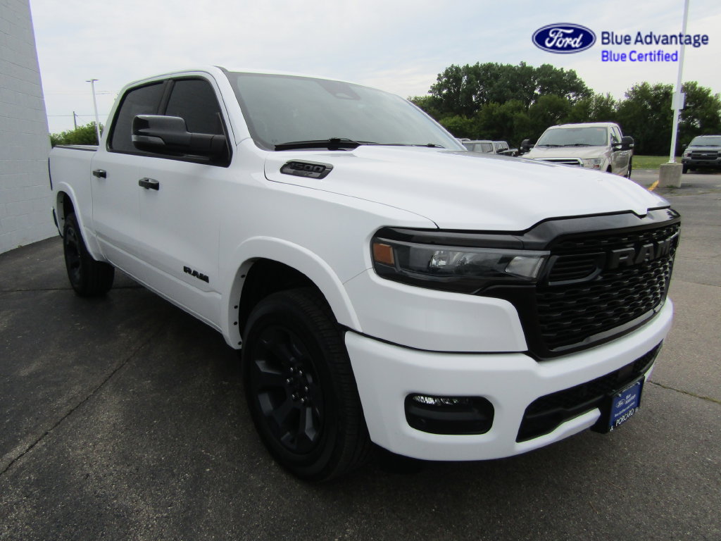 Used 2025 RAM 1500 4x4 Crew Cab image 16