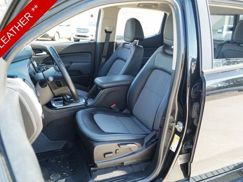 Used 2019 Chevrolet Colorado Z71 w/ Z71 Midnight Edition image 8