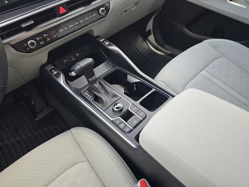 New 2025 Kia Sorento EX image 9