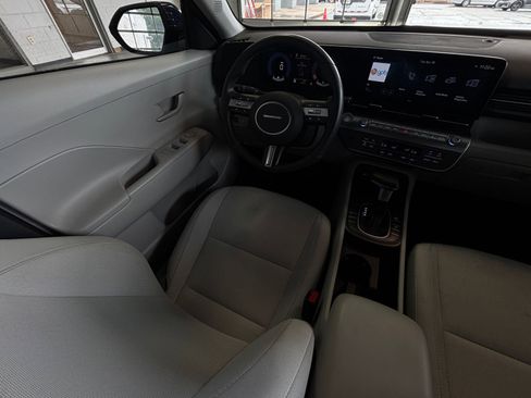Used 2025 Hyundai Kona SEL FWD image 37