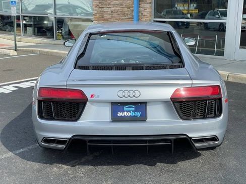 Used 2017 Audi R8 V10 AWD/4WD image 13