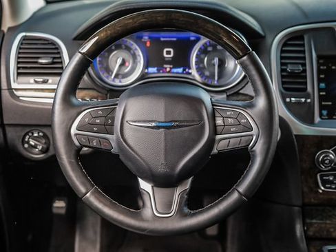 Used 2015 Chrysler 300 C RWD image 29