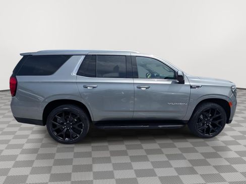 Used 2023 GMC Yukon SLE w/ Gmc Pro Safety Plus Package RWD image 6