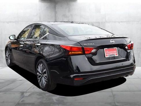 Certified 2025 Nissan Altima 2.5 SV image 7