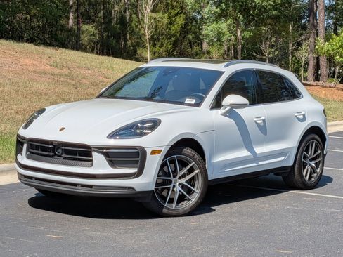 Certified 2025 Porsche Macan AWD/4WD image 1