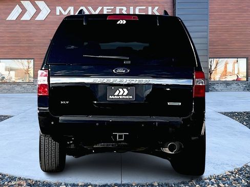 Used 2017 Ford Expedition XLT image 6