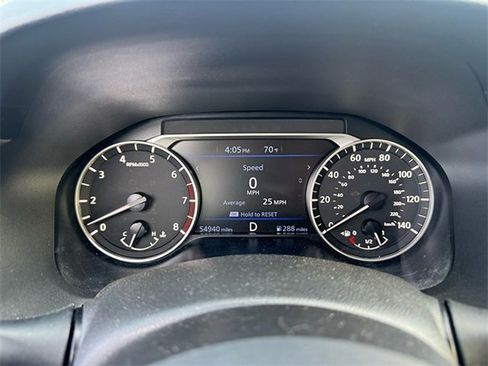 Used 2024 Nissan Altima 2.5 SV image 6