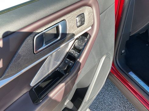 New 2026 Ford Explorer Platinum image 25