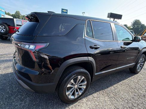New 2026 Chevrolet Equinox LT w/ Convenience Package II FWD image 8