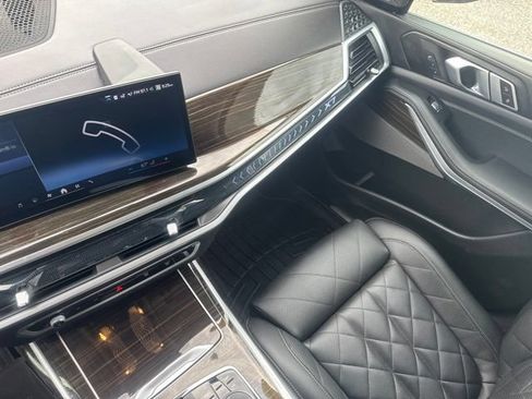 Used 2024 BMW X7 xDrive40i w/ Premium Package AWD/4WD image 13