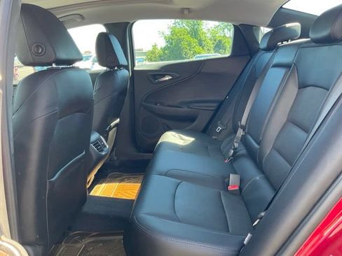 Used 2016 Chevrolet Malibu Premier FWD image 9