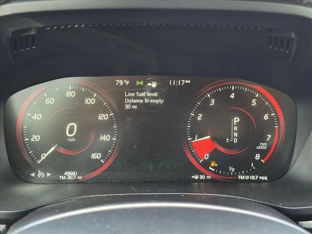 Used 2019 Volvo XC60 T5 Momentum w/ Multimedia Package AWD/4WD image 10