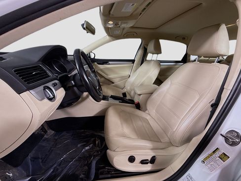 Used 2019 Volkswagen Passat 2.0T Wolfsburg w/ Wheels & Sunroof Package image 22