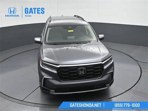 Certified 2025 Honda Pilot Touring image 60