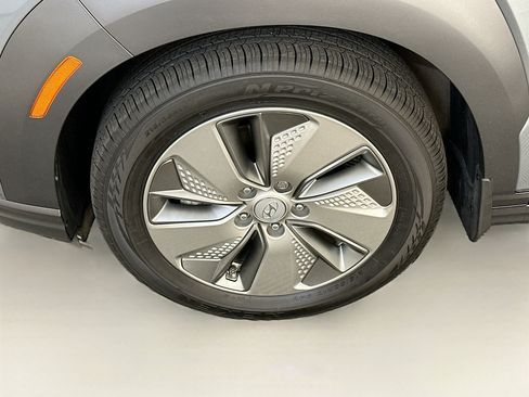 Used 2021 Hyundai Kona Limited FWD image 35