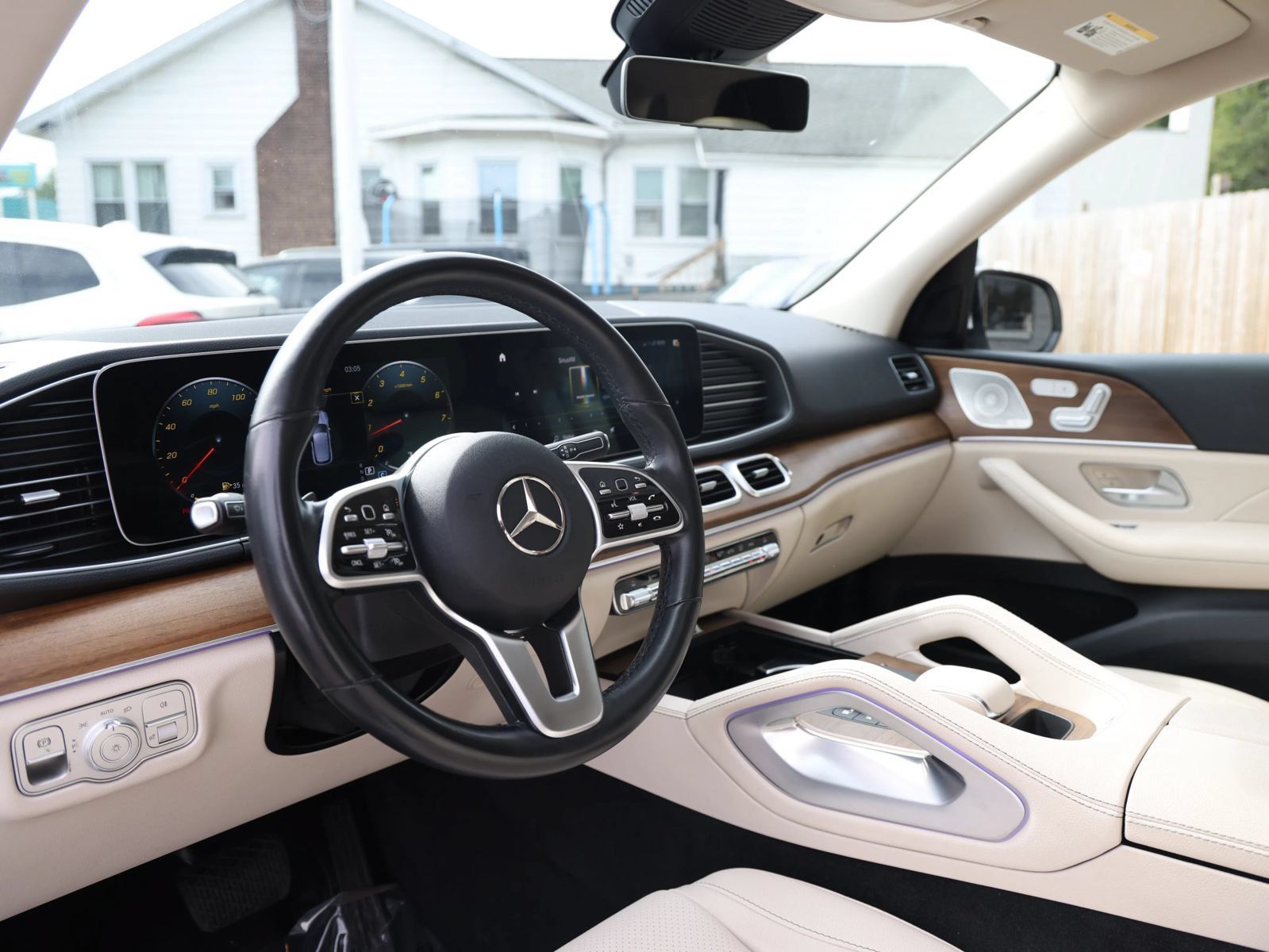 Used 2022 Mercedes-Benz GLE 350 4MATIC w/ AMG Line Exterior image 15
