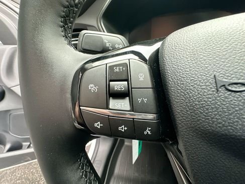New 2025 Ford Escape SE FWD image 19