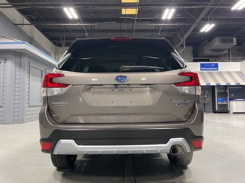 Used 2023 Subaru Forester Touring image 7