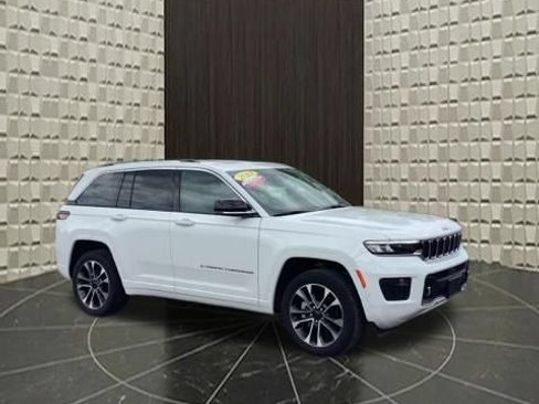 Certified 2023 Jeep Grand Cherokee Overland w/ Luxury Tech Group IV AWD/4WD image 2