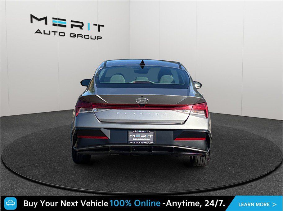 Used 2025 Hyundai Elantra SEL FWD image 8