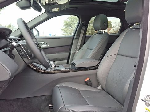 New 2026 Land Rover Range Rover Velar Dynamic SE image 3