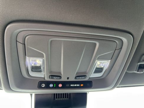 Used 2025 Chevrolet Silverado 1500 LT image 26