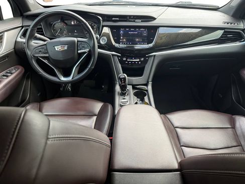 Used 2022 Cadillac XT6 Premium Luxury FWD image 10