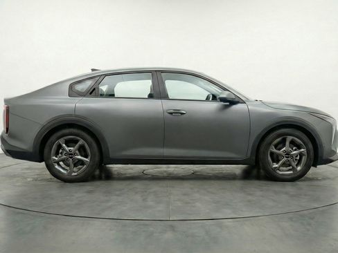 Used 2025 Kia K4 LXS image 11