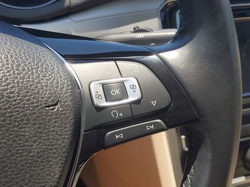 Used 2019 Volkswagen Passat 2.0T Wolfsburg w/ Wheels & Sunroof Package FWD image 23