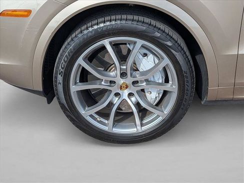 Used 2019 Porsche Cayenne Turbo AWD/4WD image 15