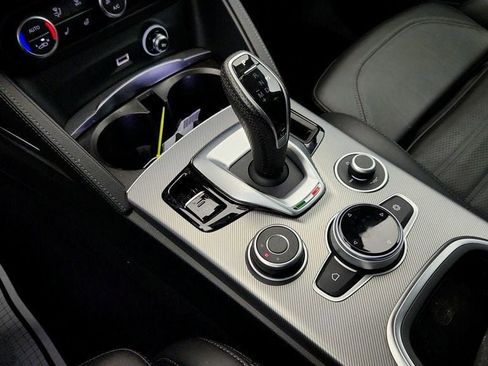 Used 2023 Alfa Romeo Stelvio Veloce image 16