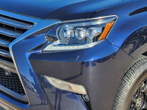 Used 2019 Lexus GX 460 Luxury AWD/4WD image 6