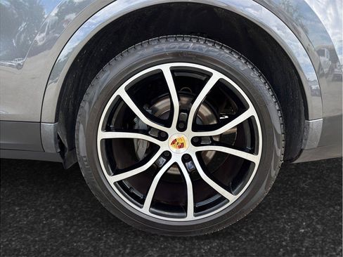 Used 2021 Porsche Cayenne S AWD/4WD image 16