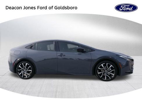 Used 2024 Toyota Prius Prime XSE Premium image 2