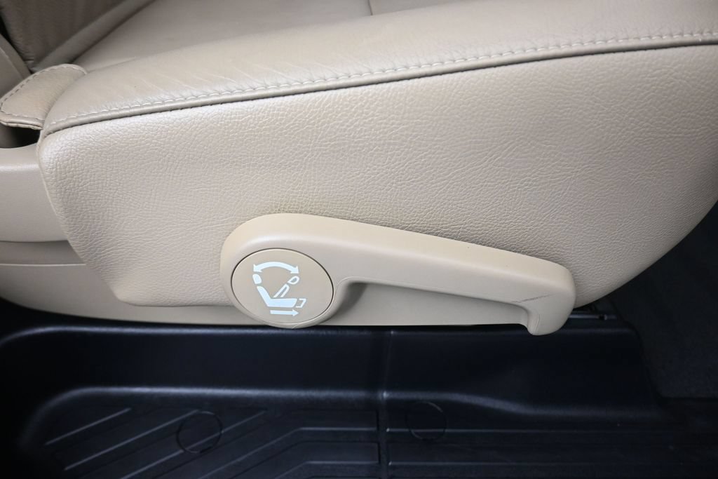 Used 2019 Toyota Sequoia Limited w/ Safety & Convenience Package AWD/4WD image 52