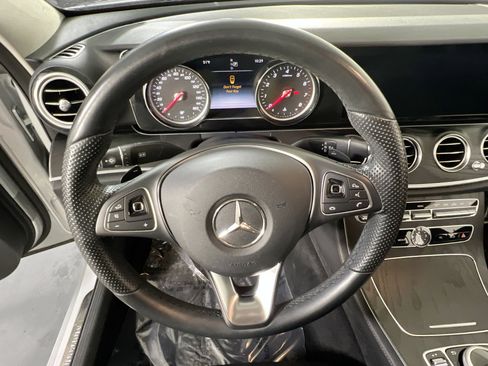 Used 2018 Mercedes-Benz E 300 image 11